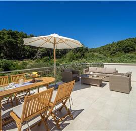 6 Bedroom Beachfront Villa with Heated Pool near Vela Luka on Korcula Island, Sleep 12